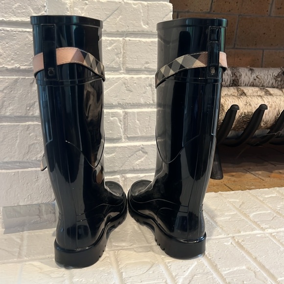 Burberry Kenyon Nova Belt Rainboot - Picture 8 of 11